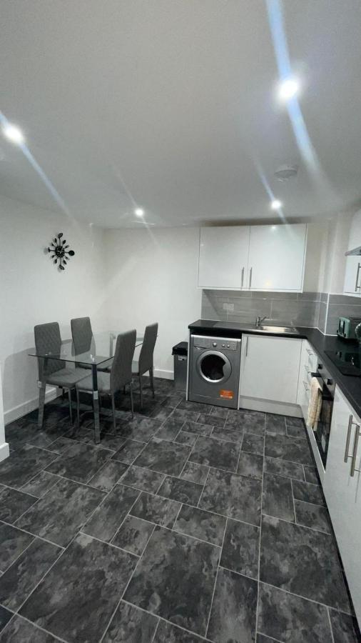 2 Bed Room Luxury Apartment In Old Kent Road London Exterior photo