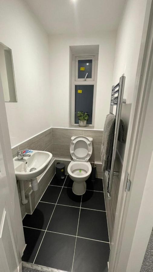 2 Bed Room Luxury Apartment In Old Kent Road London Exterior photo